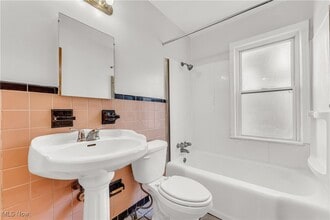 Building Photo - 1482 Genesee Rd