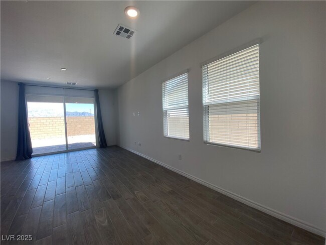 Foto del edificio - 8846 Sasquatch Run Ave