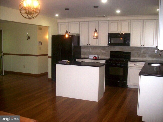Foto del edificio - 104 Ramsey Ln