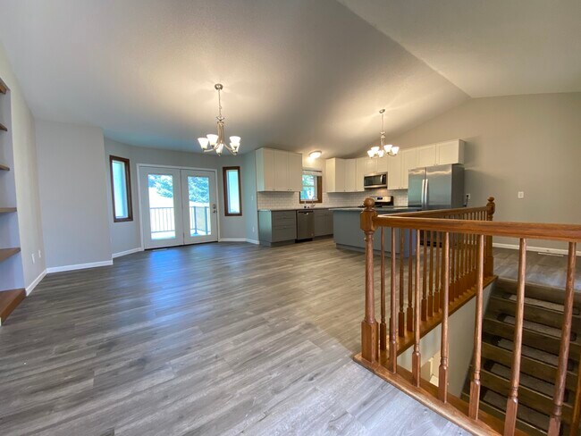 Foto del edificio - 813 3rd Ave NE