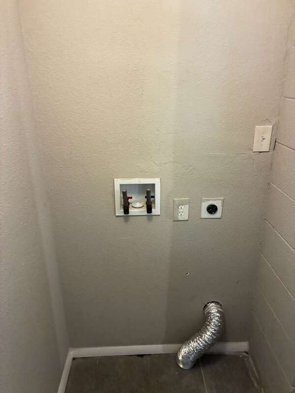 Foto del edificio - 6330 Fabian Dr