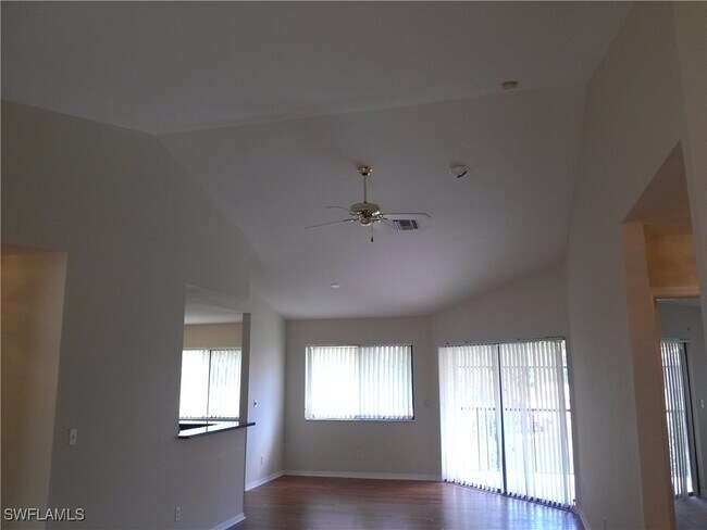 Foto del edificio - 110 Bennington Dr