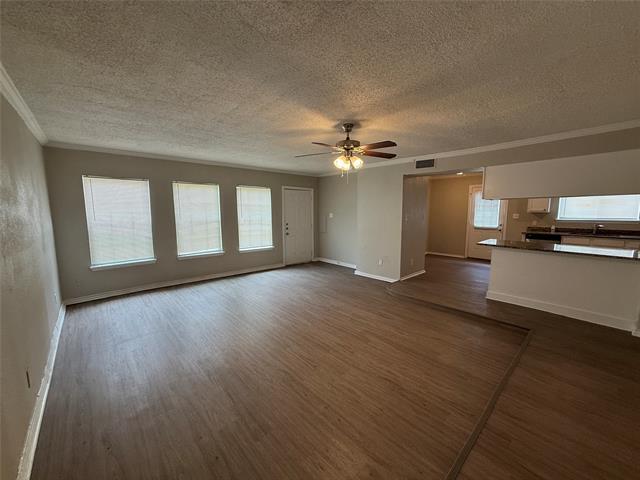 Foto del edificio - 10308 Wood Heights Dr