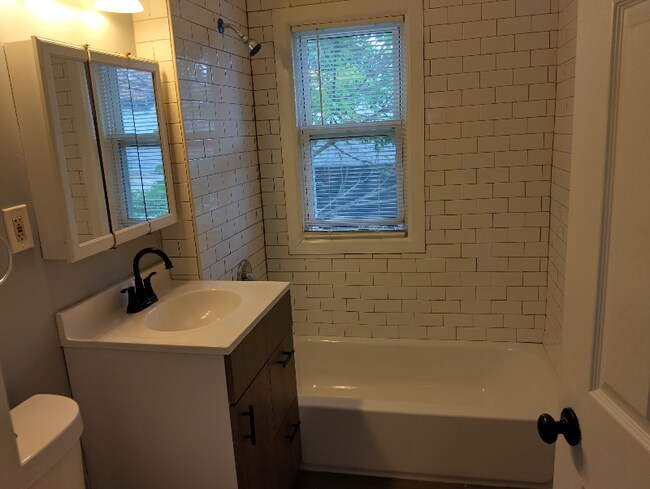 Building Photo - 46 Stonington St