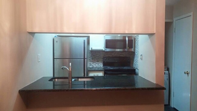 Foto del edificio - 3115 Helms St