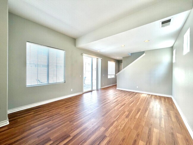 Foto del edificio - Modern Murrieta Living: Spacious 3-Bedroom Home in Griffith Place