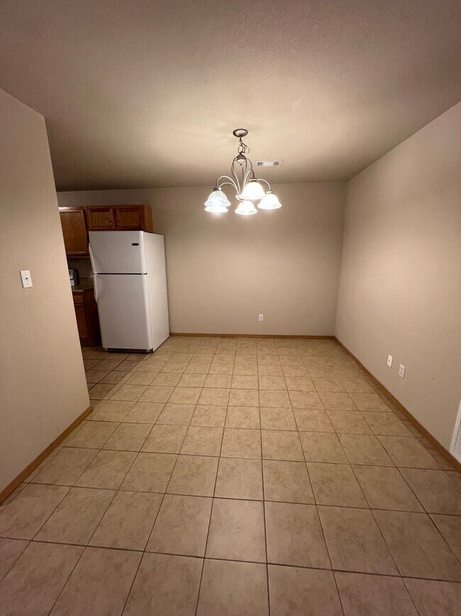 Building Photo - 2016 Plum Creek