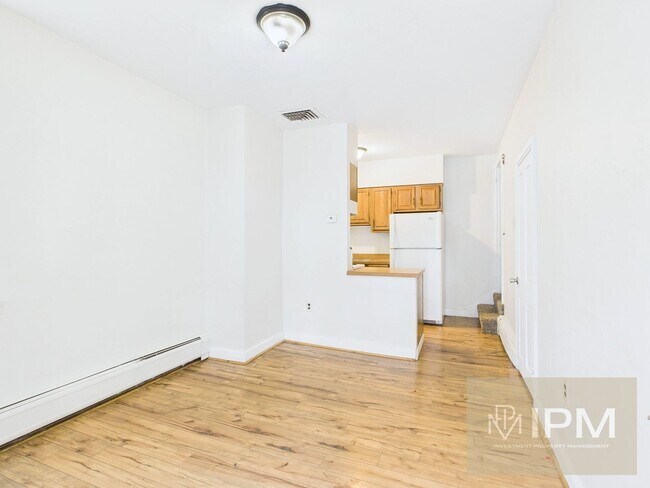 Foto del edificio - 44 N Main St