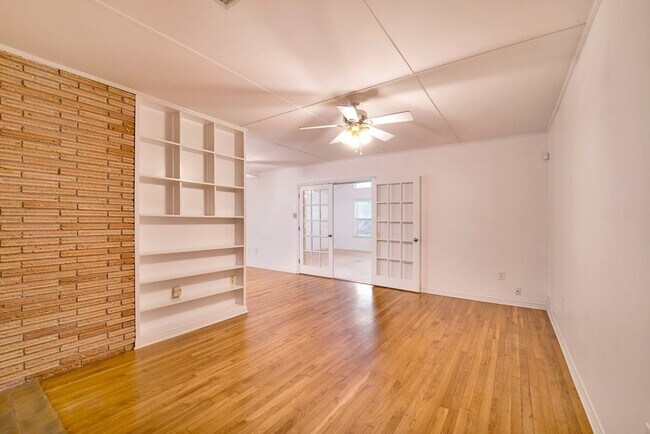 Foto del edificio - SOON AVAILABLE IN DOWNTOWN FAIRHOPE!
