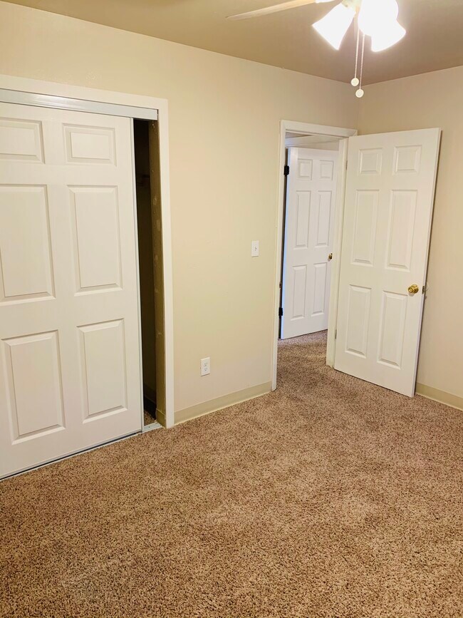 Bedroom - 1021 S Eliot St