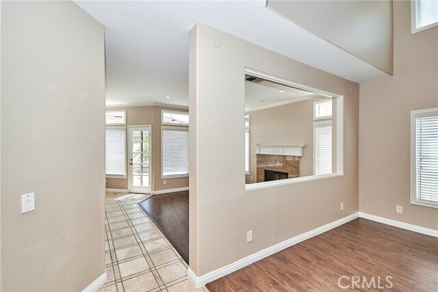 Building Photo - 914 S Lone Pine Ln
