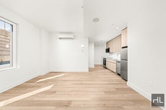 Building Photo - BRUCKNER BOULEVARD