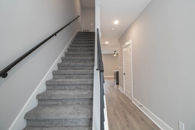 Building Photo - 1604 Jonathan Wade Cir