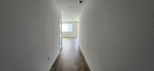 Building Photo - Brand New 4 Bedroom 3 Bathroom Home in Elk...