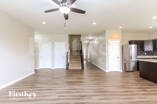 Foto del edificio - 8116 Borland Dr