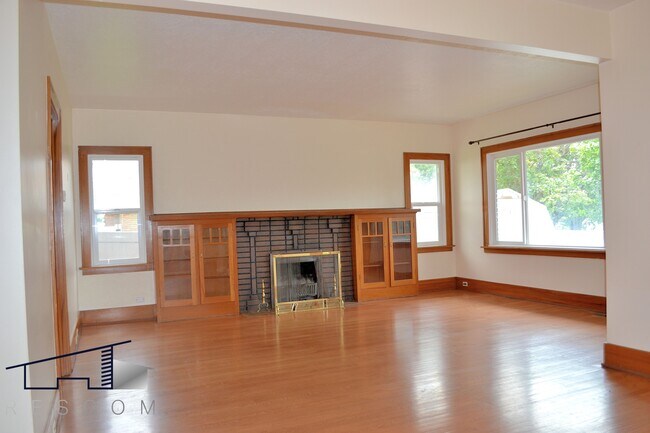 Foto del edificio - 2486 Taylor Ave