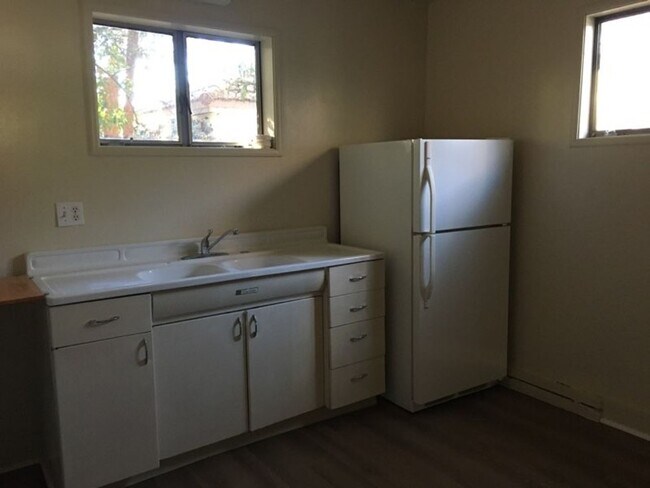 Building Photo - *DS647/7th408-McKinney, Sally