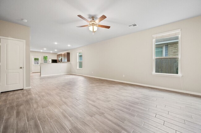 Foto del edificio - 24734 Russet Bluff Trl