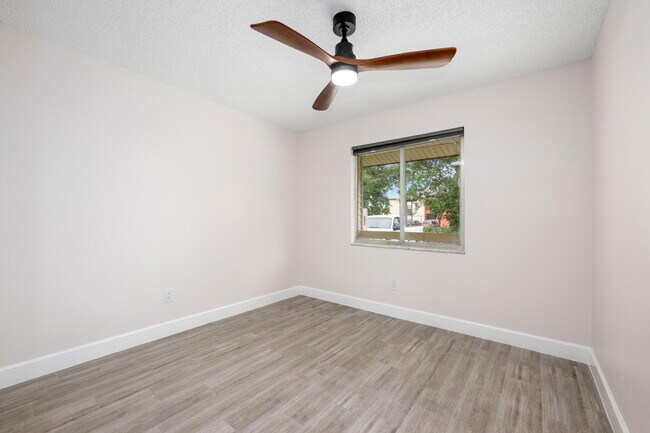 Foto del edificio - 5214 Stacy St