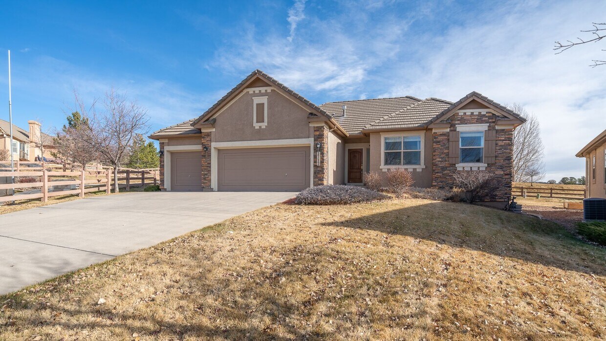 Primary Photo - Beautiful Rancher with 3 Car Garage in Fly...