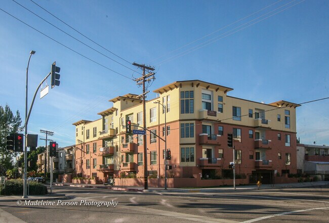 Foto del edificio - 12345 Chandler Blvd