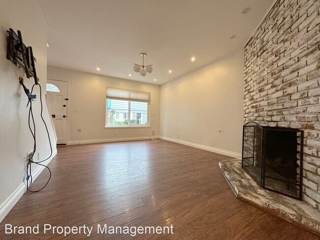 Building Photo - 2 br, 1.5 bath House - 10136 Holburn Drive