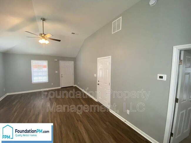 Building Photo - 3723 Miami Ave