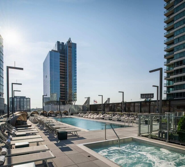 Foto del edificio - 353 N Halsted St