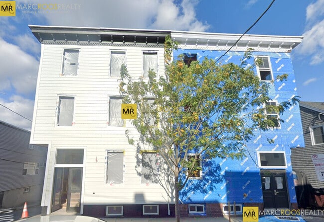 Building Photo - 206 Everett St