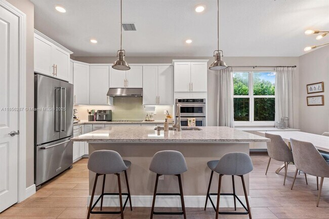 Building Photo - 4434 Ficus St