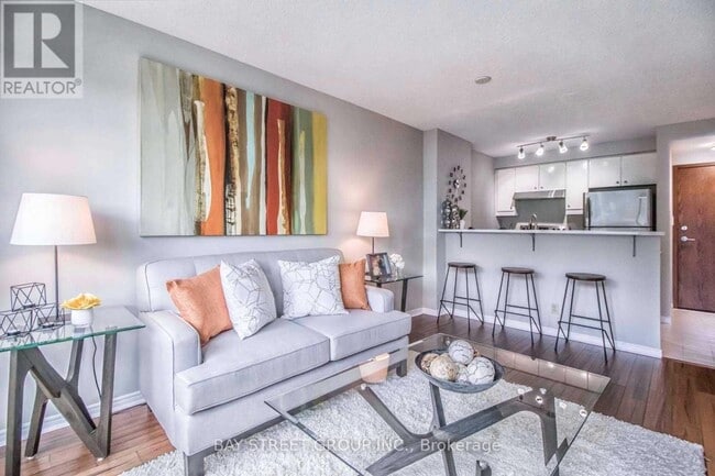 Building Photo - 10 Yonge St