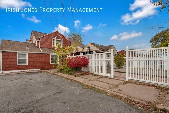Building Photo - 303 Niagara Fls Blvd