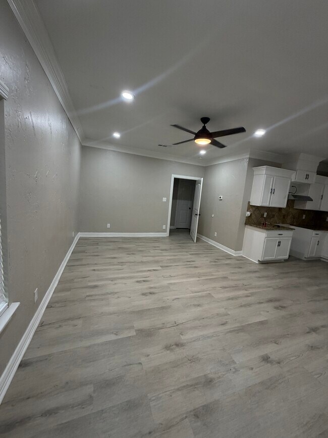 Foto del edificio - 5617 Carver Dr