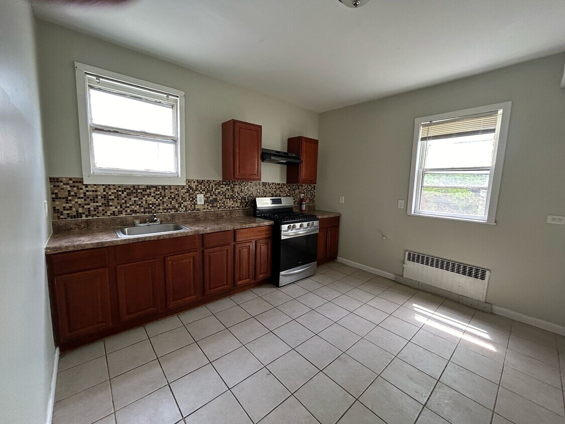 Foto principal - 454 4th Ave W