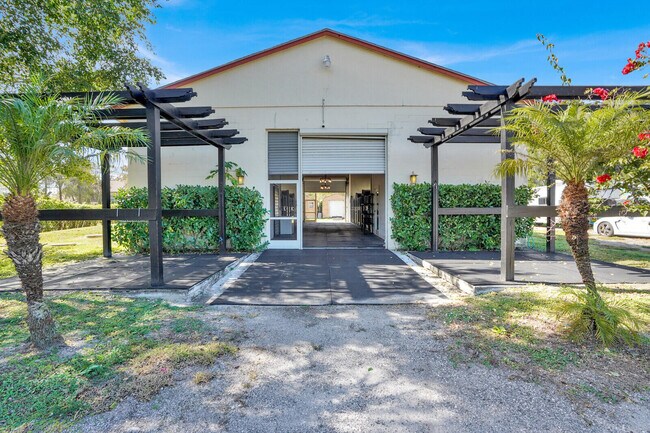 Foto del edificio - 11231 Ira Ln