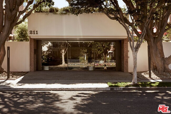 Foto del edificio - 211 S Spalding Dr