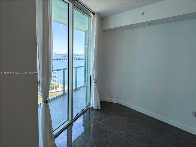 Building Photo - 1900 N Bayshore Dr