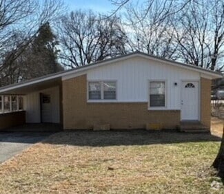 Building Photo - 2412 Mullins St