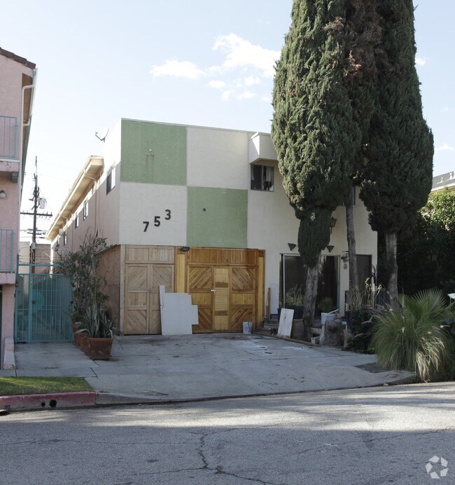 Building Photo - 753 North Hudson Ave
