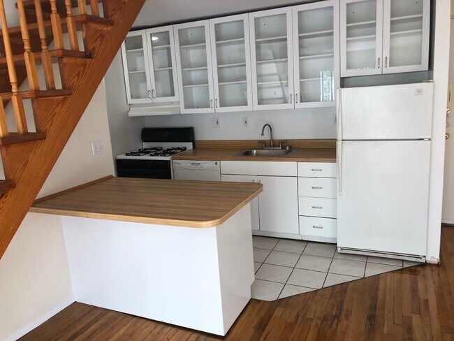 Foto del edificio - 7615 113th St