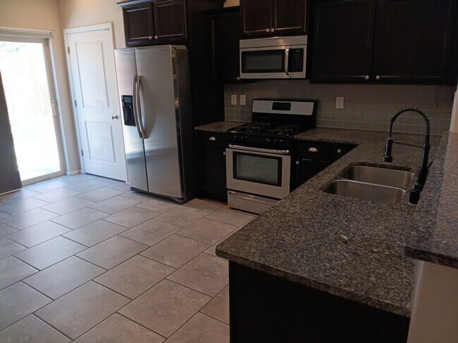 Foto del edificio - 6705 Kayser Mill Rd NW