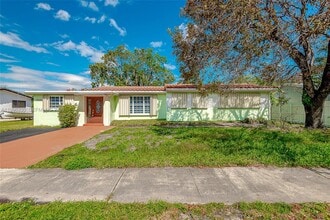 Building Photo - 2545 NE 207th St