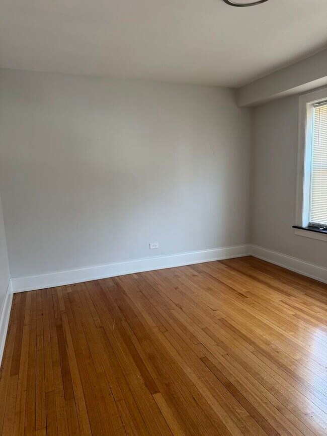 Foto del edificio - 7300 S Vernon Ave