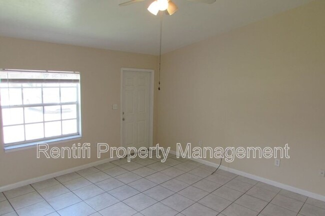 Foto del edificio - 12325 First St