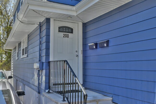 Entrada - 200 Prospect Ave