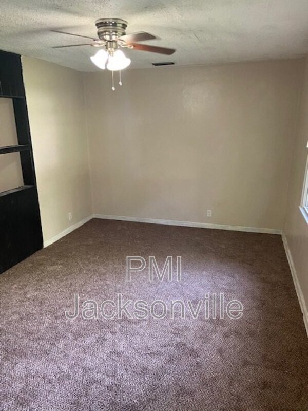 Foto del edificio - 1043 Westbrook Cir E