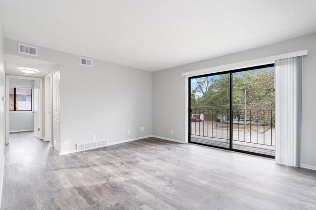 2 bed Living Room - Breckenridge Davenport Apartments