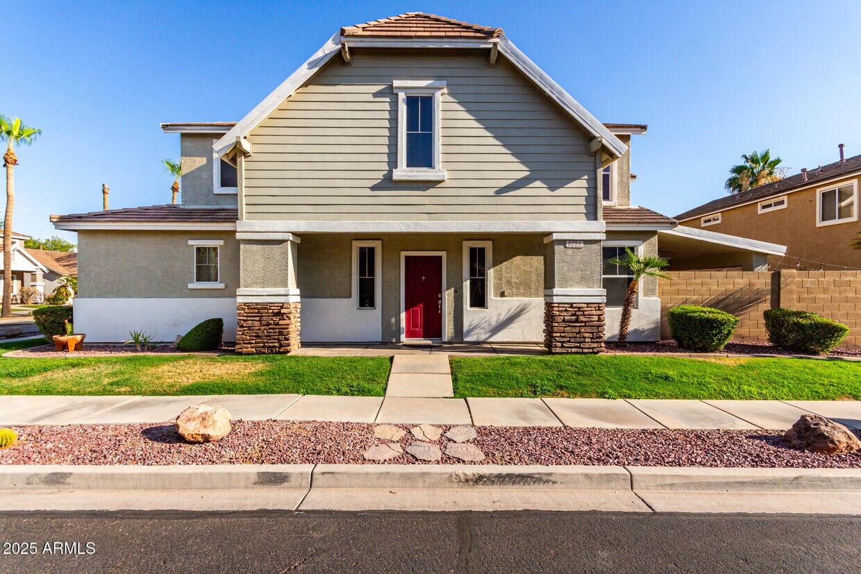 Foto principal - 8721 E Lomita Cir