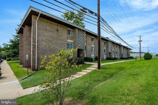 Building Photo - 515 Wilson Bridge Dr