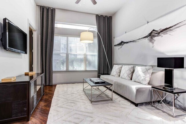 Foto del edificio - 2525 McCue Rd